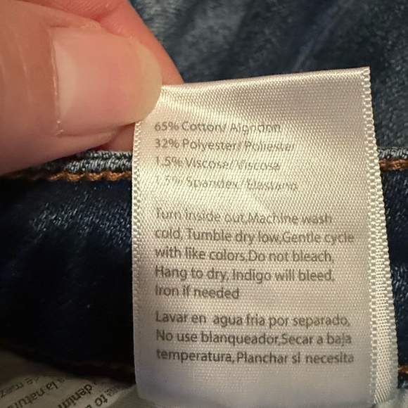 Risen Jeans High Rise Patched Ankle
Flares size 3/26 - Picture 4 of 13